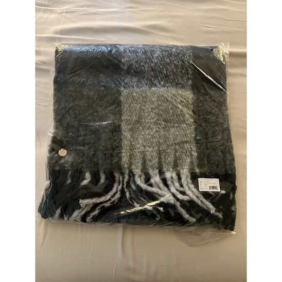 Rock Flower Paper Cuddle Throw Blanket Navy Blue Green Plaid 50X60” 205-9869 - Picture 4 of 8